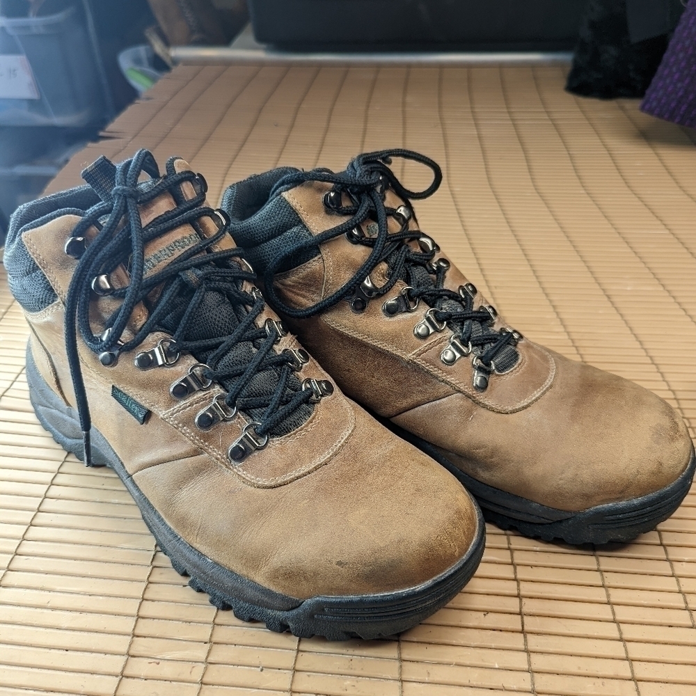 Propet M3188 "Cliff Walker" Sealtex Waterproof tan Nubuck Leather Lace Up Boots